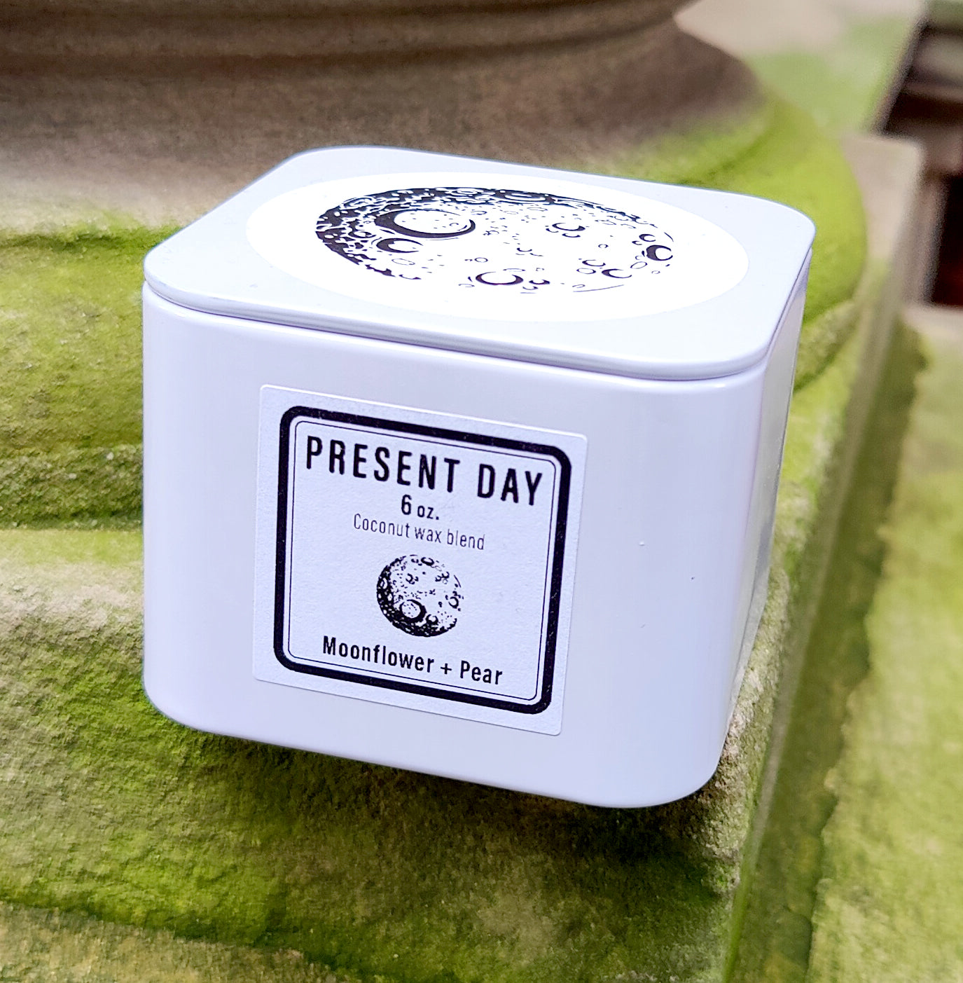 Moonflower & Pear Candle Gift Tin – Hand-Poured Coconut Wax, Clean & Long-Lasting Burn